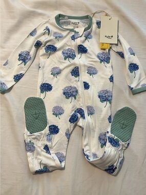 Kyte baby 12-18M zippered footie hydrangea print -NWT